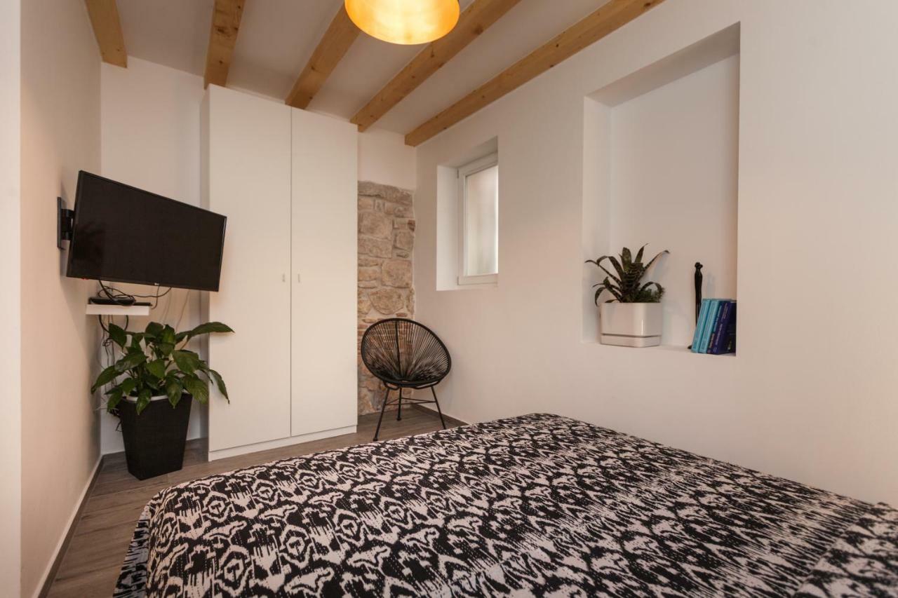 Apartments Stube 4 ロヴィニ エクステリア 写真