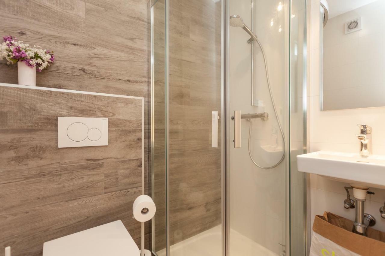Apartments Stube 4 ロヴィニ エクステリア 写真