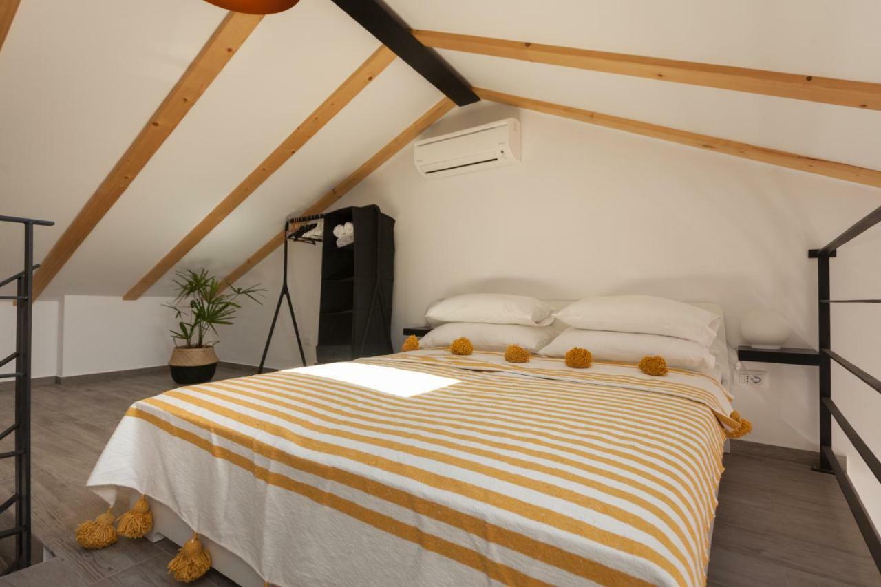 Apartments Stube 4 ロヴィニ エクステリア 写真